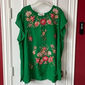 NWT Plus Size Floral Embroidered Top